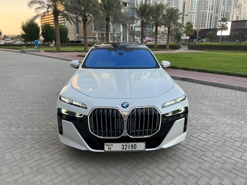 إيجار السيارات أفاميا | دبي